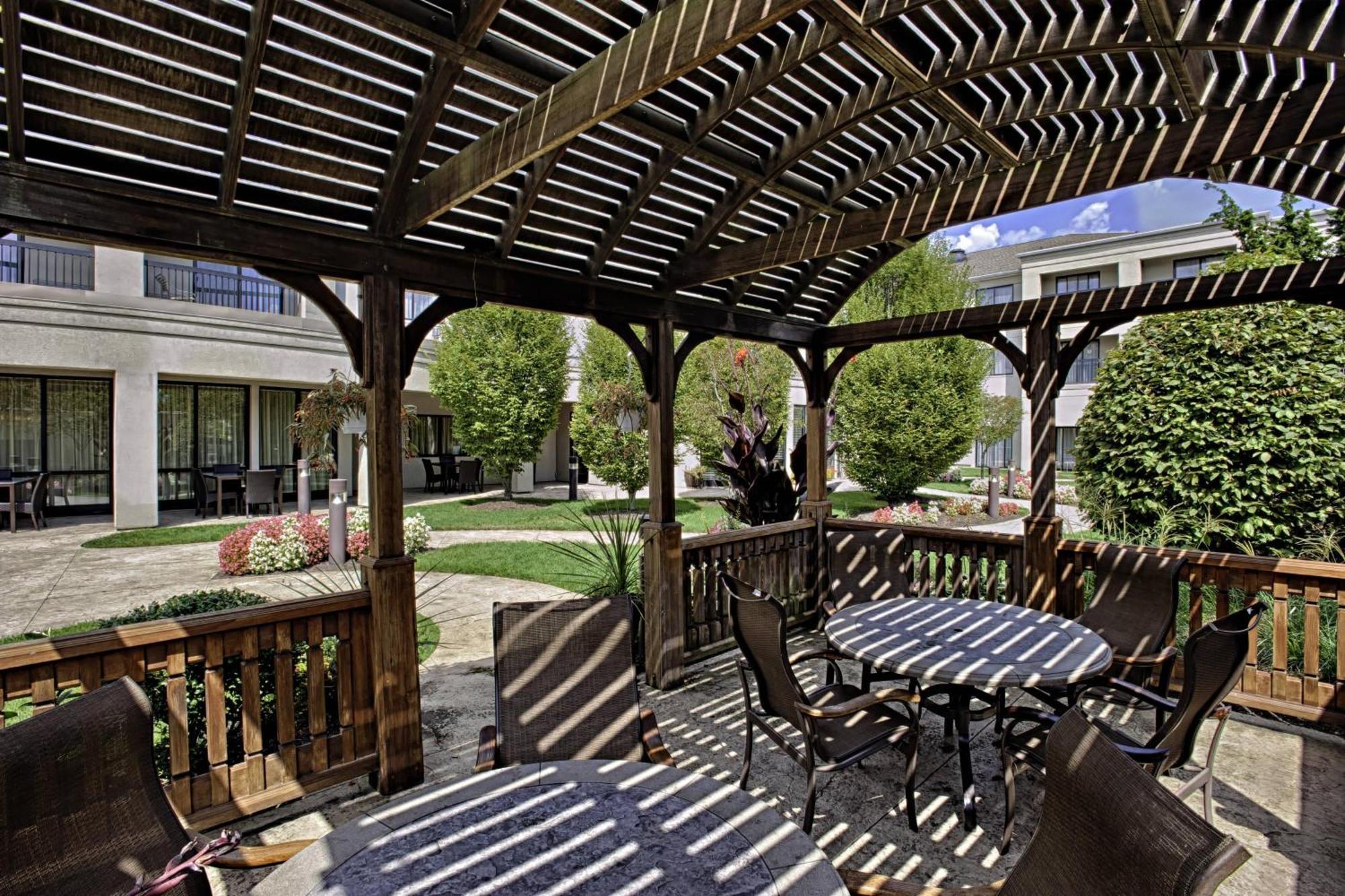 Courtyard Wall At Monmouth Shores Corporate Park Exterior photo