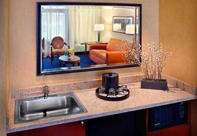 Courtyard Wall At Monmouth Shores Corporate Park Room photo